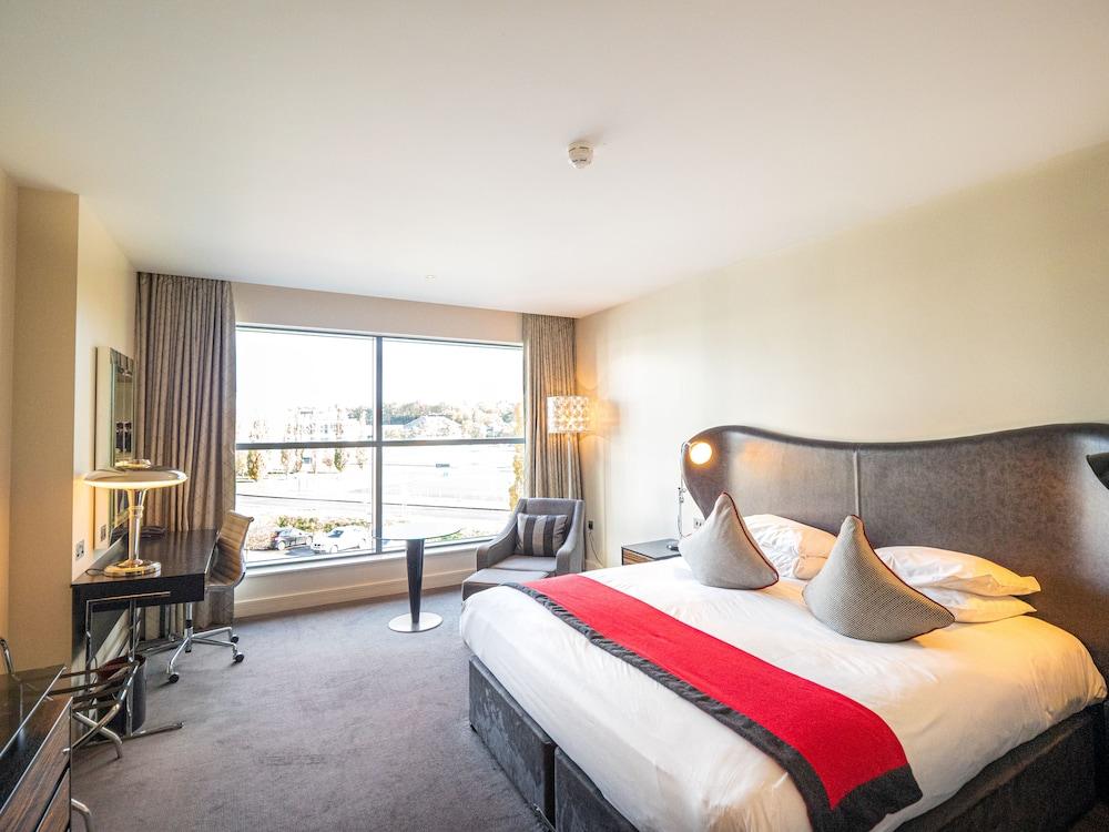 Brooklands Hotel & Spa Weybridge Ngoại thất bức ảnh